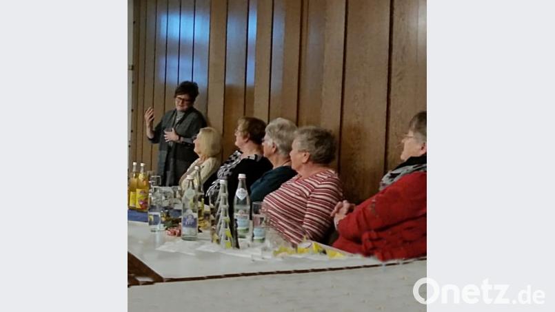Annemarie Schraml beim Vortrag. Bild: R. Kreuzer