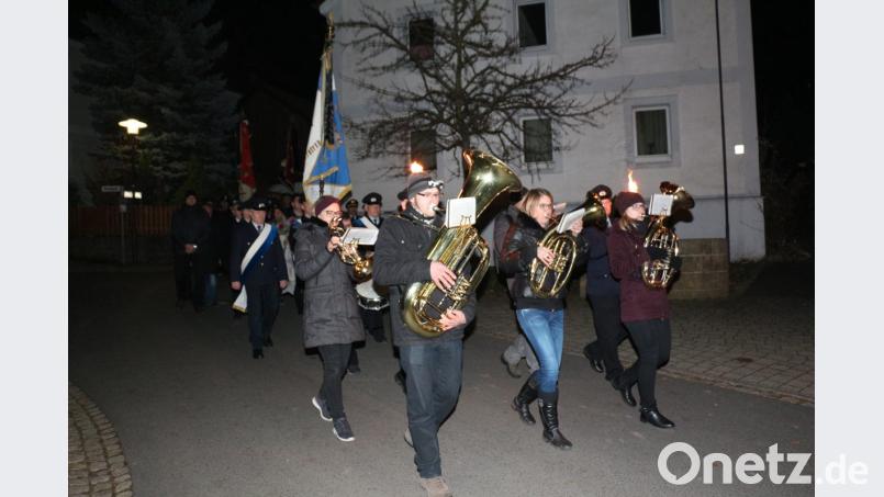 Die Kastler Musikanten sorgen für die musikalische Begleitung der Veranstaltung. Bild: rpp