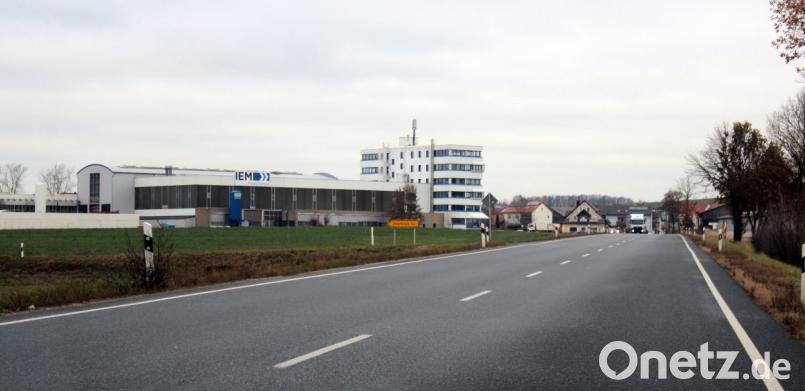 Gemeinderat und Bürger wollen eine Linksabbiegespur nach Unterbruck, das Staatliche Bauamt Amberg-Sulzbach nicht. Wahrscheinlich muss jetzt das Ministerium ein Machtwort sprechen. Bild: stg