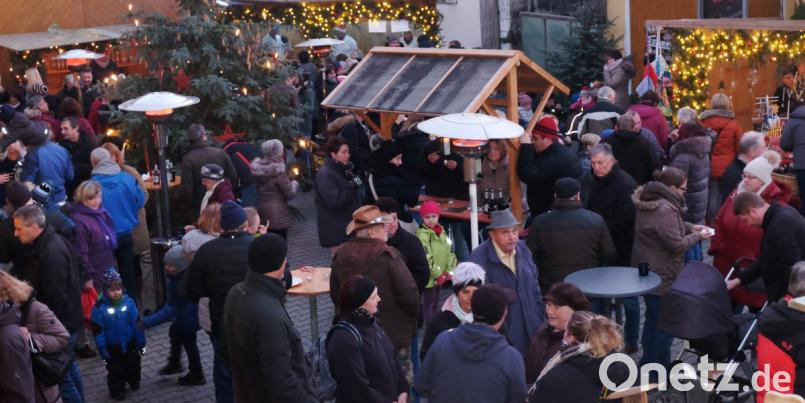 Der 13. Weihnachtsmarkt des Skiclubs Stulln im Vierseithof der Familie Sorgenfrei war erneut ein Besuchermagnet. Bild: ohr
