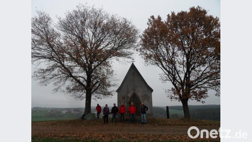 Bei der Wanderung nach Windischeschenbach darf ein Erinnerungsbild nicht fehlen. Bild: exb