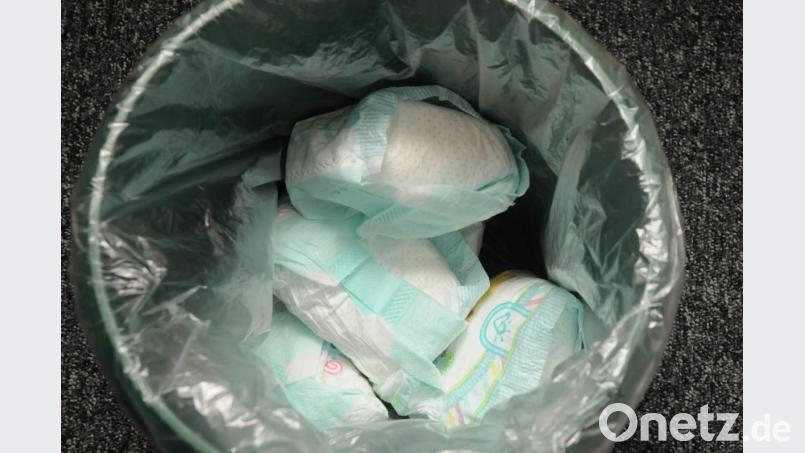 Wer Kleinkinder hat, weiß das: Man braucht endlos viele Windeln, der Müllsack ist schnell voll. Deswegen bewilligt der Landkreis einmalig maximal zwölf Windelsäcke für Eltern mit Kinder bis zwei Jahre. Eine Ausweitung für bis Dreijährige lehnte das Gremium allerdings ab. Bild: Stephan Huber