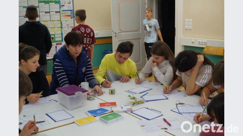 Viele Infos rund um das Thema Bewerbung und Berufsstart bekamen die Jugendlichen beim Berufsorientierungscamp. Bild: exb