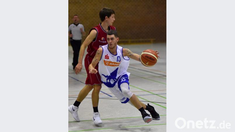 Auf die Fähigkeiten von Ronald Aaron Scott (rechts) zählt Hamm-Trainer Roman Lang auch in Schweinfurt. Bild: A. Schwarzmeier
