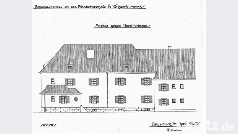 Im April 1927 fertigte der Architekt den Plan für den Schulhausanbau an das Elisabethenheim, Anfang September wurde mit dem Bau begonnen. Bild: ü