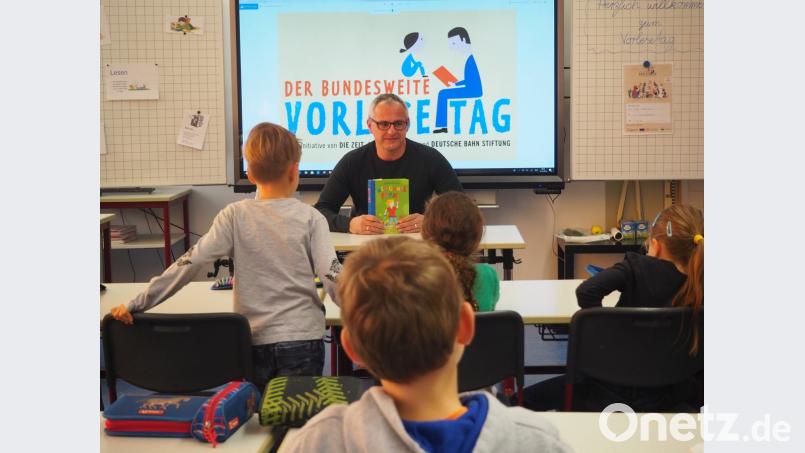 Mit dem Buch &quot;Der ganze Franz&quot; begeistert Hubert Kraus seine Zuhörer. Bild: jpl