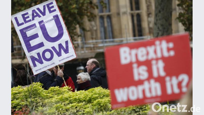 Gehen oder bleiben? Wie der Brexit aussehen soll und ob er wirklich kommt, ist noch lange nicht geklärt. Bild: Alastair Grant/AP