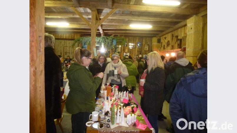 Ideenreichen Hobbykünstler präsentierten eine abwechslungsreiche Verkaufsschau. Bild: bk