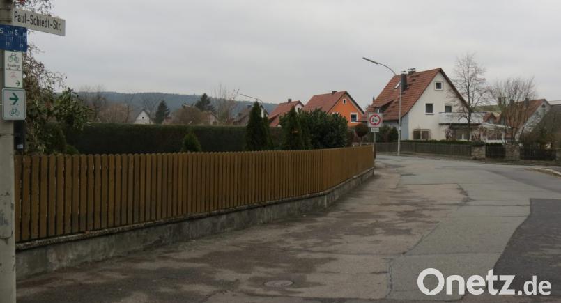 Das Ingenieurbüro Schultes wird die Vorentwurfsplanung für die Erneuerung der Paul-Schiedt-Straße erstellen, die dann den Anliegern vorgestellt wird. Bild: Köppl