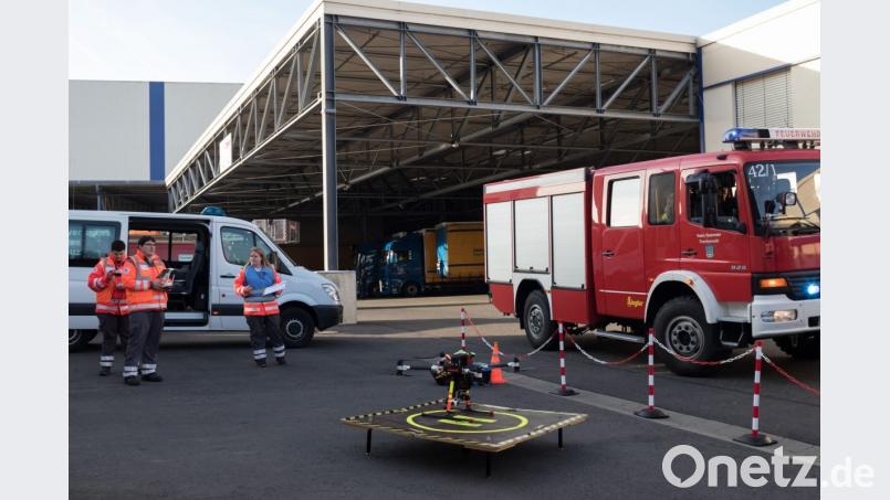 Zuletzt konnten die Spezialisten der UAS bei einer Feuerwehr-Großübung beim Liebensteiner Kartonagenwerk unterstützen. Bild: dtr