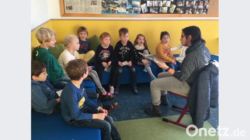 Diesmal lasen die Mütter den Kindern im &quot;Lesekino&quot; vor Bild: exb