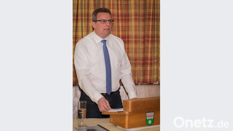 Der Bericht von Bürgermeister Norbert Eckl zeigt die vielen großen und kleinen Projekte auf, die er zusammen mit Verwaltung und Gemeinderat auf den Weg gebracht hat. Der wachsende Haushalt ist eine Folge daraus. Bild: tkr