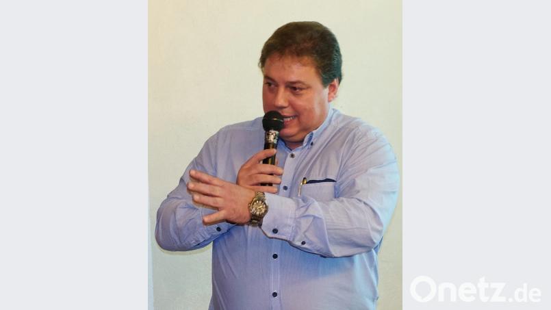 Bürgermeister Hans Gradl ging auf Grunddaten wie Bevölkerungsentwicklung, finanzielle Situation, kommunale Einrichtungen und bauliche Entwicklung ein. Bild: ohr