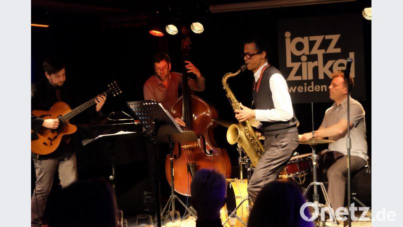 Musik von hoher Komplexität, dargeboten von Virtuosen:
Lage Lund (Gitarre), Joe Martin (Bass), Mark Turner (Saxofon) und Jochen Rückert (Schlagzeug) zählen zur Elite der aktuellen Szene. Bild: lr