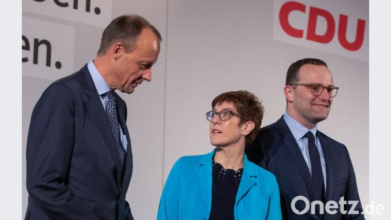 Friedrich Merz, Annegret Kramp-Karrenbauer, und Jens Spahn (von links) konkurrieren als aussichtsreichste Bewerber um den CDU-Vorsitz. Bild: Arifoto Ug/Michael Reichel/dpa