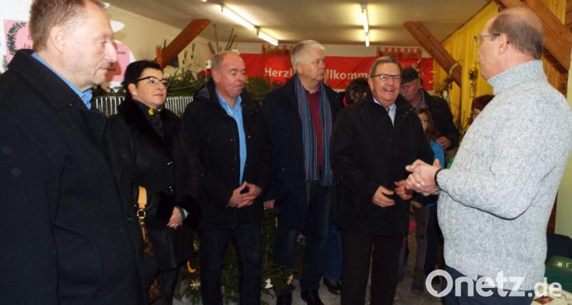 Ehrengäste bei der Eröffnung Bild: e