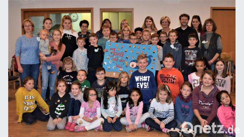 Über 30 Kinder nehmen am Ökumenischen Kinderbibeltag im Grafenwöhrer Gemeindehaus teil. Bild: rgr