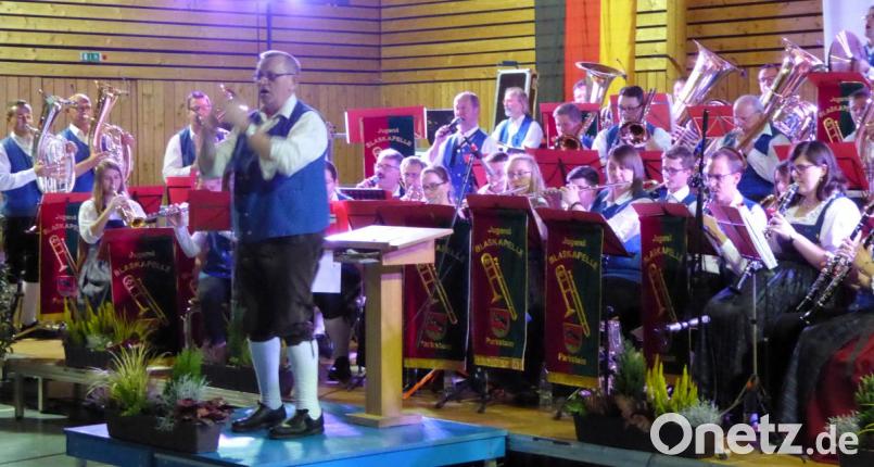 Die Jugendblaskapelle Parkstein in Aktion. Bild: fsb