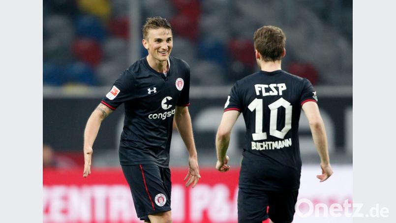 Philipp Ziereis (links), der gebürtige Oberpfälzer in Diensten des FC St. Pauli, hatte mit Magen-Darm-Problemen zu kämpfen. Bild: agentur_dpa