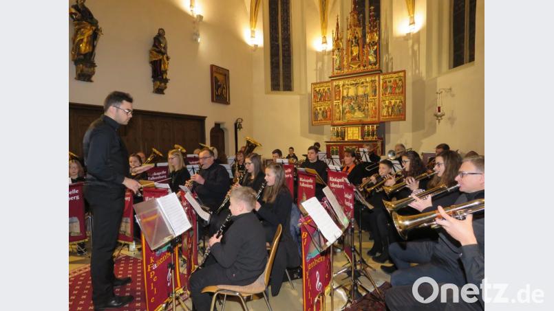 Die Blaskapelle Falkenberg bot instrumentale Kirchenmusik und unterstützte den Chor. Bild: ubb