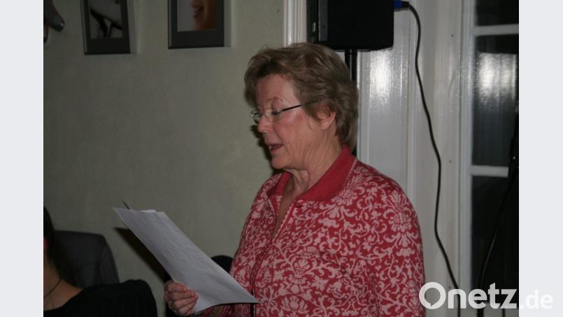 Rita Apel siegt beim Poetry Slam im Musikbahnhof &quot;Schaffnerlos&quot;. Bild: fpoz