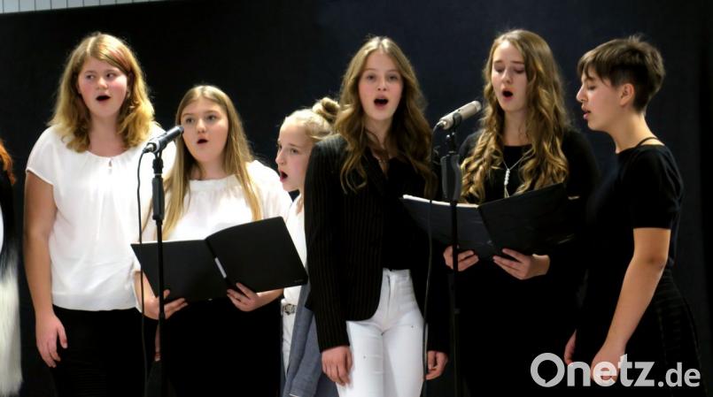 Die Gruppe &quot;Voiced&quot; sang für eine bessere Welt und warb für mehr Schutz für die Kinder. Bild: Hirsch