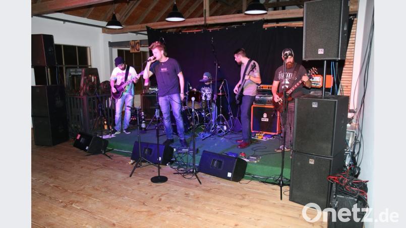 Die Band "Slaughters of Silence" aus Kemnath präsentierte ihre selbst komponierte Musik dem Publikum. Bild: sne