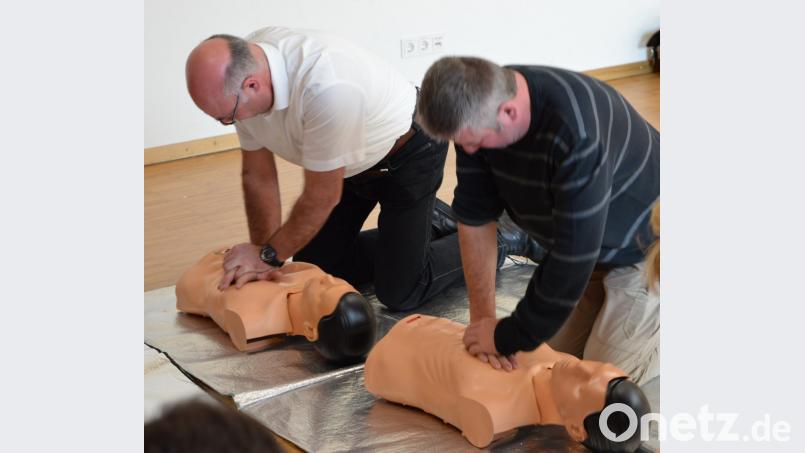 Auch die Lehrer werden als Lebensretter ausgebildet. Bild: exb