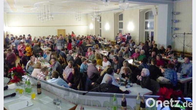 Begeistert waren die vielen Zuhörer beim &quot;Bunten Abend&quot; der katholischen Jugend im Kolpinghaus. Bild: njn