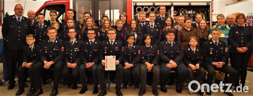 27 Feuerwehranwärter aus sechs Feuerwehren aus dem KM-Bereich 3/3 legen mit Erfolg den Wissenstest ab. Bild: arw