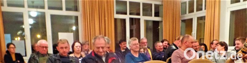 Dreißig Zuhörer sorgen für lebhafte Debatten bei der Kohlberger Bürgerversammlung. Bild: jml