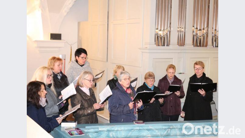 Der „Beerdigungschor“ unter der Leitung von Monika Brand umrahmte den Gottesdienst musikalisch. Bild: rpp