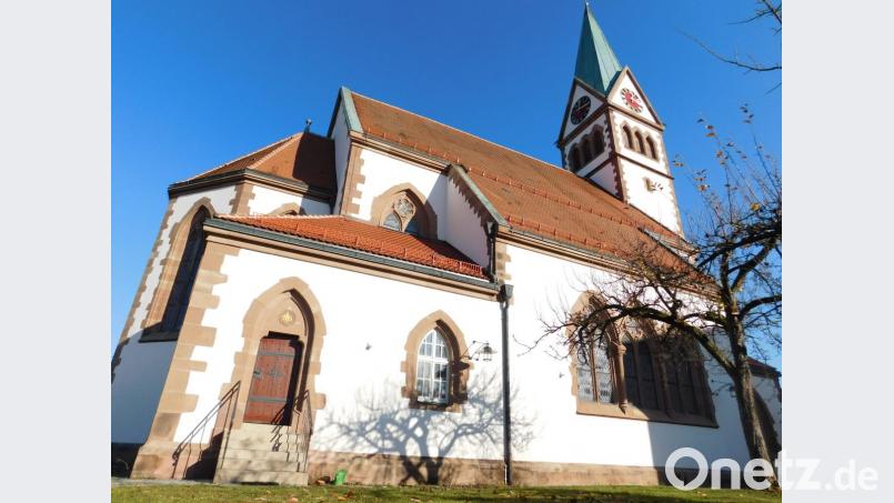 Zur Wiederweihe der komplett sanierten evangelische St.-Johannis-Kirche am ersten Adventssonntag hat sich auch Regionalbischof Hans-Martin Weiss aus Regensburg angesagt. Bild: hai