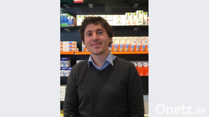 Die Situation in dem Viertel hat sich seit der Einbahnregelung in der Emailfabrikstraße noch verschlimmert, sagt Robert Winkler, Inhaber der Email-Apotheke. Bild: roa