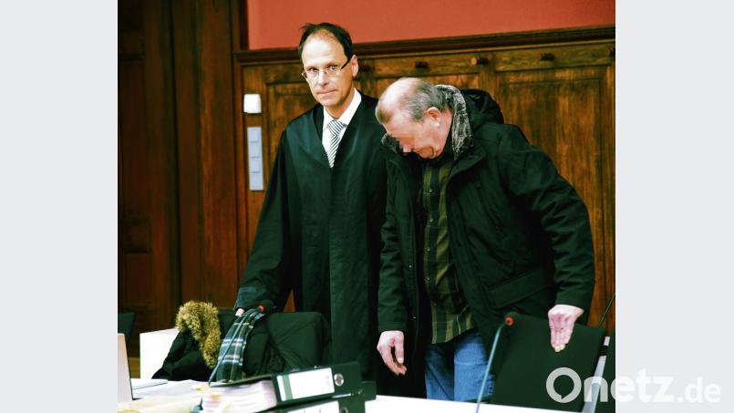 Der Angeklagte (rechts) und sein Verteidiger Gunther Haberl. Bild: gf