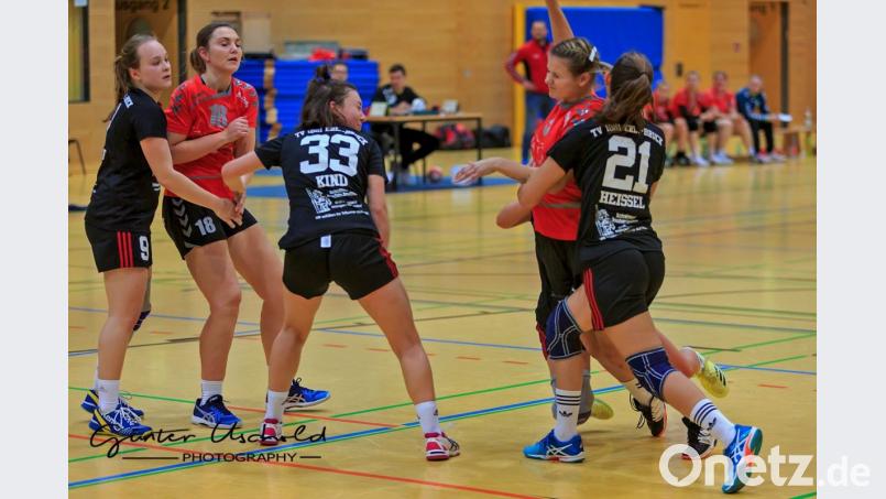 Voll gefordert sind die Damen des HV (hier Katharina Kiener iim Spiel gegen den TV Erlangen-Bruck) am kommenden Sonntag gegen die HG Amberg. Bild: Günter Uschold