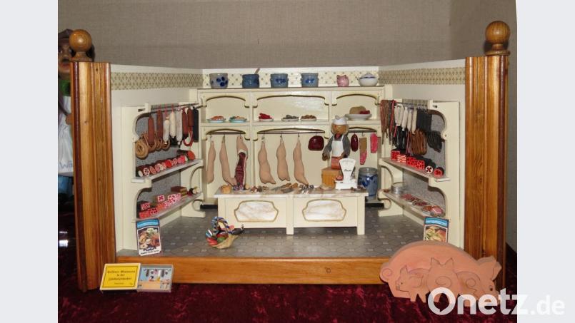 Kleine Kunstwerke der Familie Raß aus Letzau werden bei der Weihnachtsausstellung im Stadtmuseum gezeigt. Bild: krb