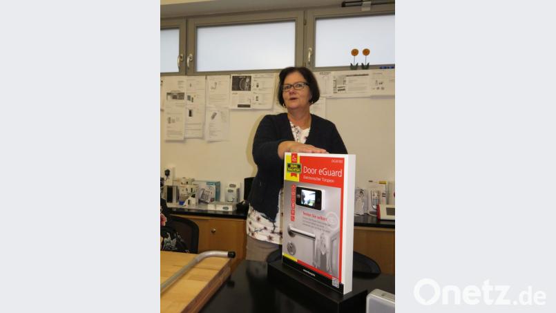 Relativ leicht ist es, einen Türspion mit einer Kamera umzurüsten. Bild: Ulla Baumer