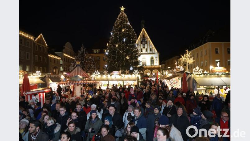 Der 33. Amberger Weihnachtsmarkt ist eröffnet. Bild: Wolfgang Steinbacher
