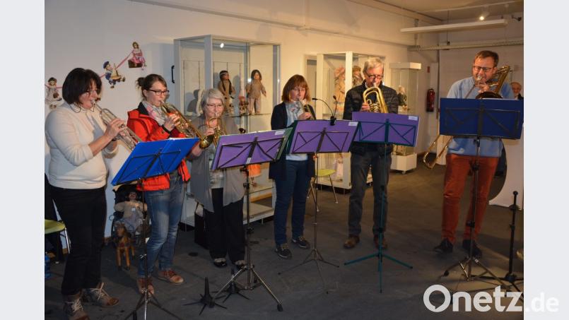 Der Evangelische Posaunenchor umrahmte die Vernissage musikalisch. Bild: jr
