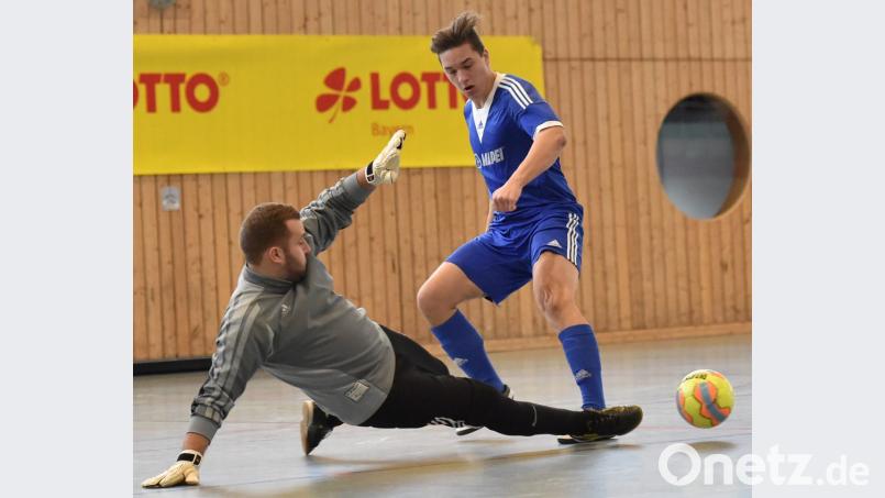 Es geht wieder zur Sache beim Futsal. Die Endrunde wird im Fußballkreis Schwandorf/Cham am 13. Januar 2019 in Roding ausgetragen. Bild: Alfred Schwarzmeier