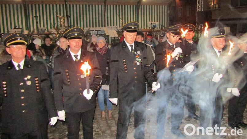 Bergmannsenkel Fabian Gottschalk verkündet vor dem Bergmannsmarsch "Glückauf, Glückauf" den traditionellen Prolog der Bergleute Bild: sck