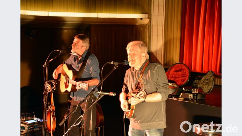 Mistle Toe &amp; Ivy zaubern irische Stimmung mit ihren Songs. Bild: Karin Hegen