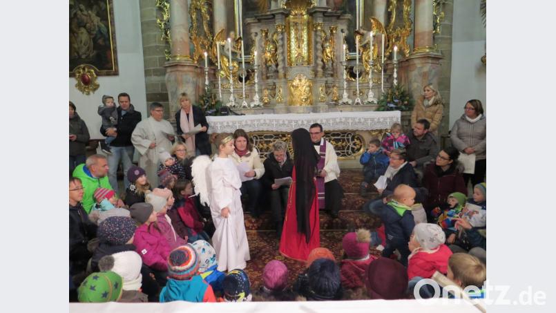 „Jeder kann ein Engel sein“, ist eine Botschaft beim adventlichen Kinderwortgottesdienst. Bild: jzk