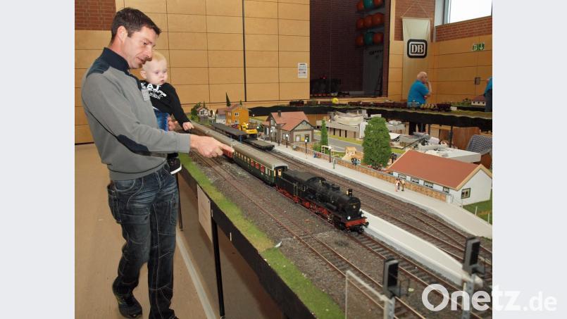 „Wow, a so a tolle Lokomotiv.“ Bild: sön