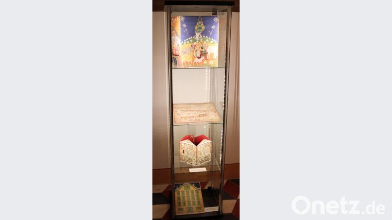 Insgesamt 3000 Sammelstücke besitzt Esther Gajek. Eine kleine und zugleich ausdrucksstarke Auswahl wird im Kloster Speinshart gezeigt. Bild: stg