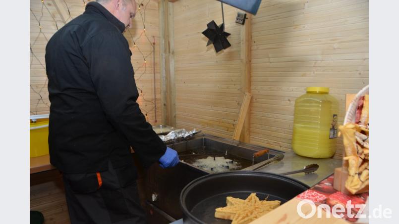 Von Hans Schnupfhagn aus Burgtreswitz konnten die Besucher Sternküchel kaufen. Bild: dob