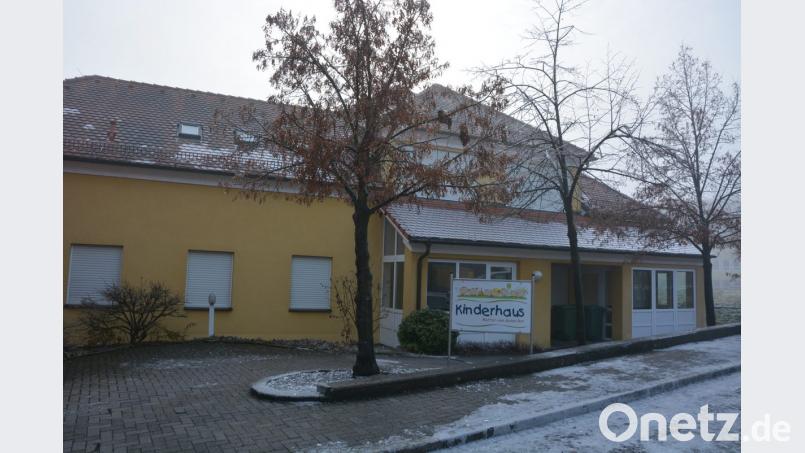 Gekauft hat die Marktgemeinde das Kinderhaus „Mutter vom guten Rat“, dazu noch eine Fläche für eine mögliche Erweiterung. Eigentümer waren bislang die Marienschwestern vom Karmel. Bild: jr