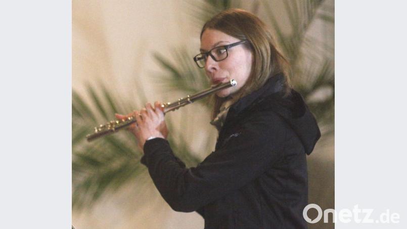 Franziska Barth spielte beim Adventskonzert in der Kreuzbergkirche die Querflöte. Bild: Hirsch