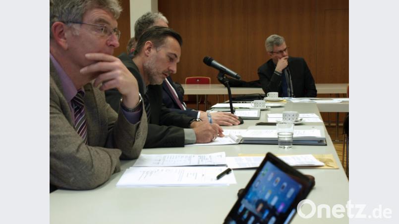 Um lediglich 5,6 Prozent steigert sich der Verwaltungshaushalt des Zweckverbands Berufsschulen. Das hat laut Verbandsvorsitzendem Richard Reisinger einen Grund: Es liegt am laufenden Bauunterhalt der Berufsschule Sulzbach-Rosenberg. Bild: psba